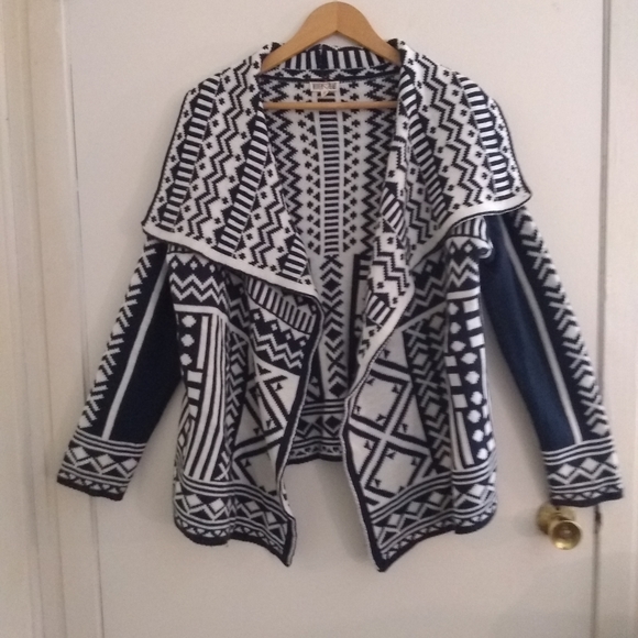Woven Heart Sweaters - Woven♥️Heart Cardigan